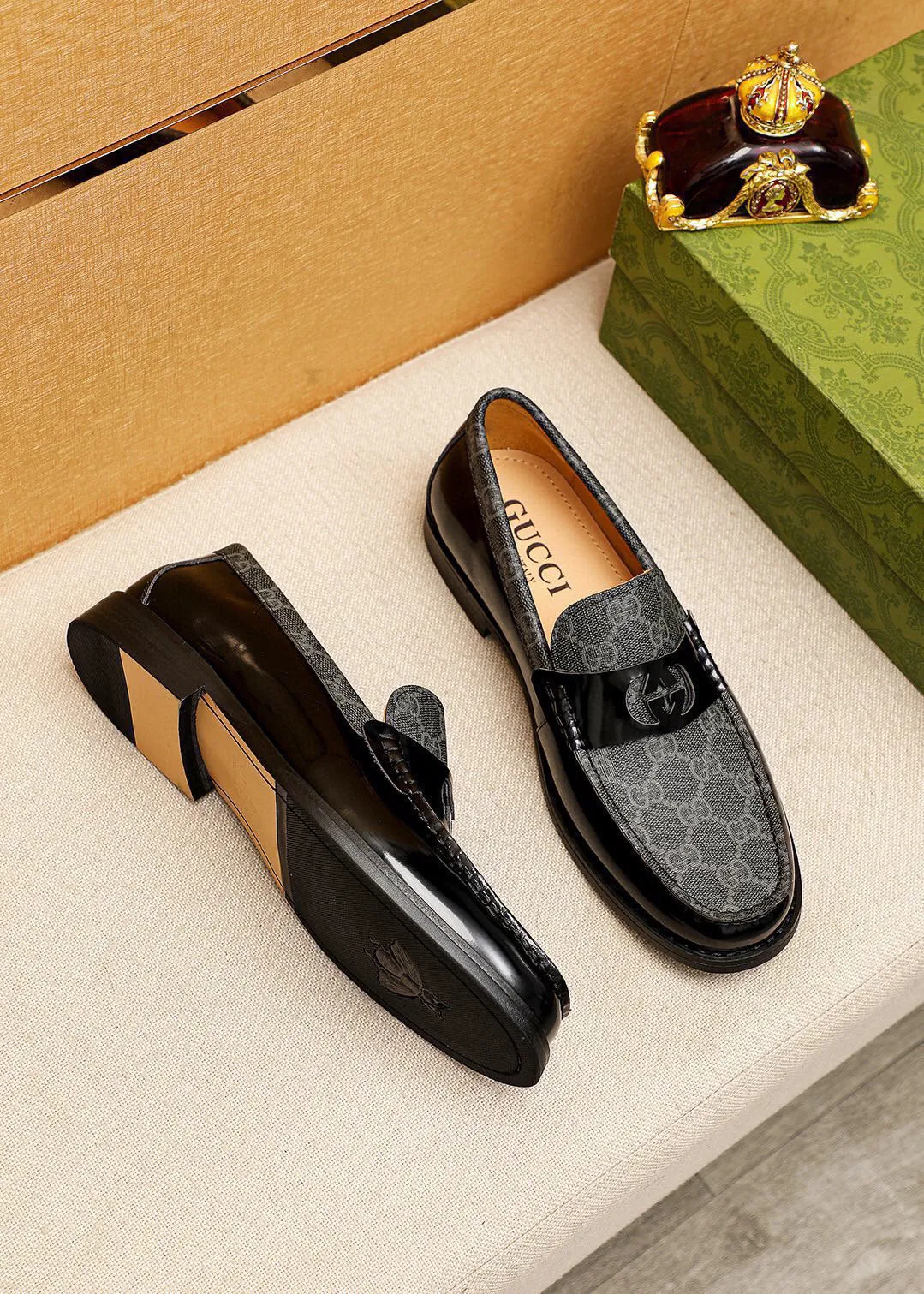 Men's shoes 💰480 💐 Product trademark: GUCCI "Gucci" casual leather shoes Regular size: 38-44 (45🉑️customized) Product materials: Selected imported first-layer open-edge beaded cowhide leather upper + luxury hardware buckle, imported water-dyed cowhide leather lining. Strong three-dimensional visual effect, combined outsole Color: 3⃣️colors available